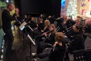 Read more about the article Traditionelles Weihnachtskonzert an der Emmy-Noether-Schule